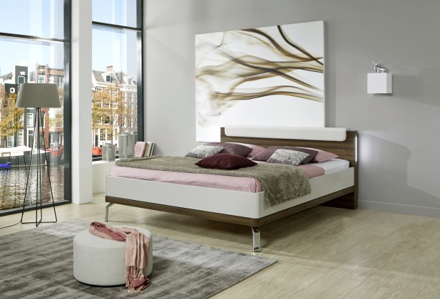 Dřevěná postel Catania 180x200 cm, champagne, nocce