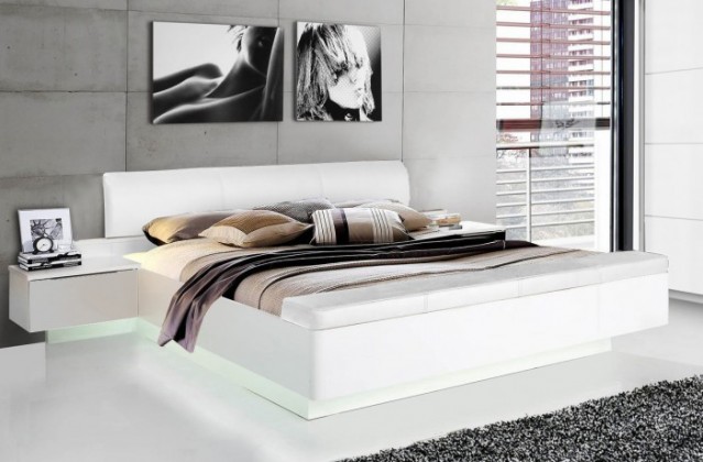 Dřevěná postel Starlet Plus 180x200 cm, bílá